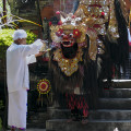 2004-bali-batubulan-barong-www_04