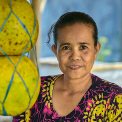 Sulawesi-Barru-Pomelo-Verkaeuferin-WWW_01