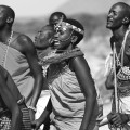 kenia-archers-post-manyatta-namayana-liebestanz-sw_02
