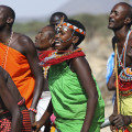 kenia-archers-post-manyatta-namayana-liebestanz-www_02