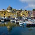 2019-procida-hafen-sancio-cattolico-www_01